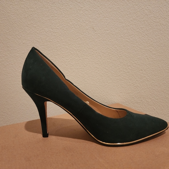 Shoes - Picture 1 of 3